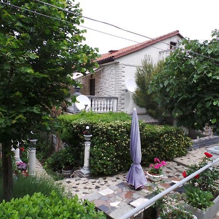 2 L Apartment Jablanac Exterior photo